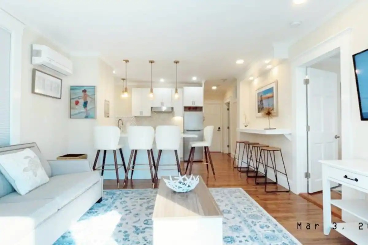 Airbnb Vacation Rentals & Homes Newport RI America’s Cup Inn