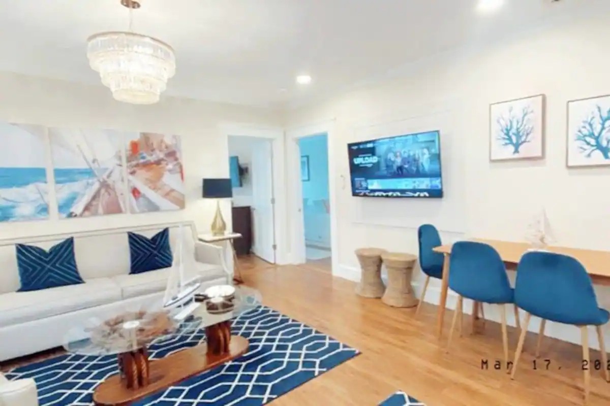 Airbnb Vacation Rentals & Homes Newport RI America’s Cup Inn