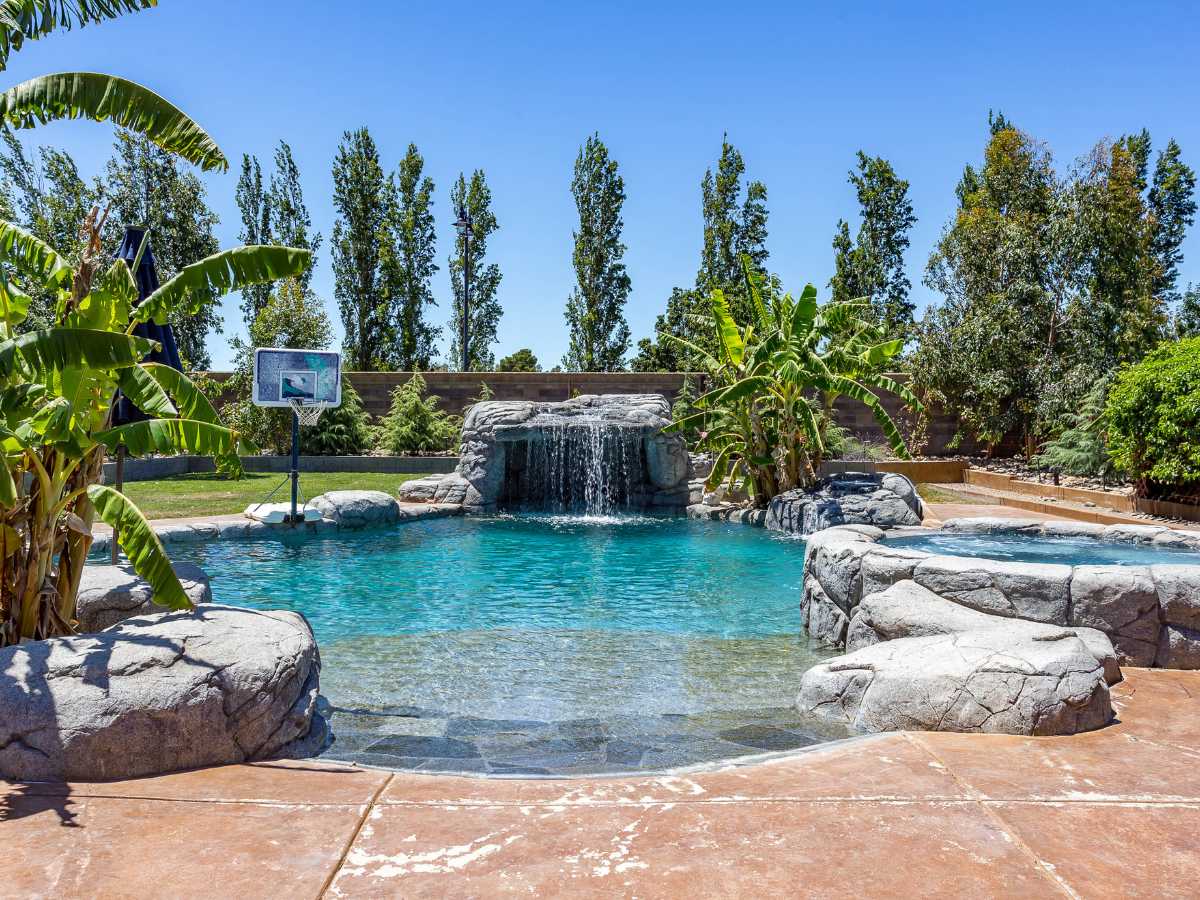 Creating Backyard Oasis Transforming Your Outdoor Space into a Serene