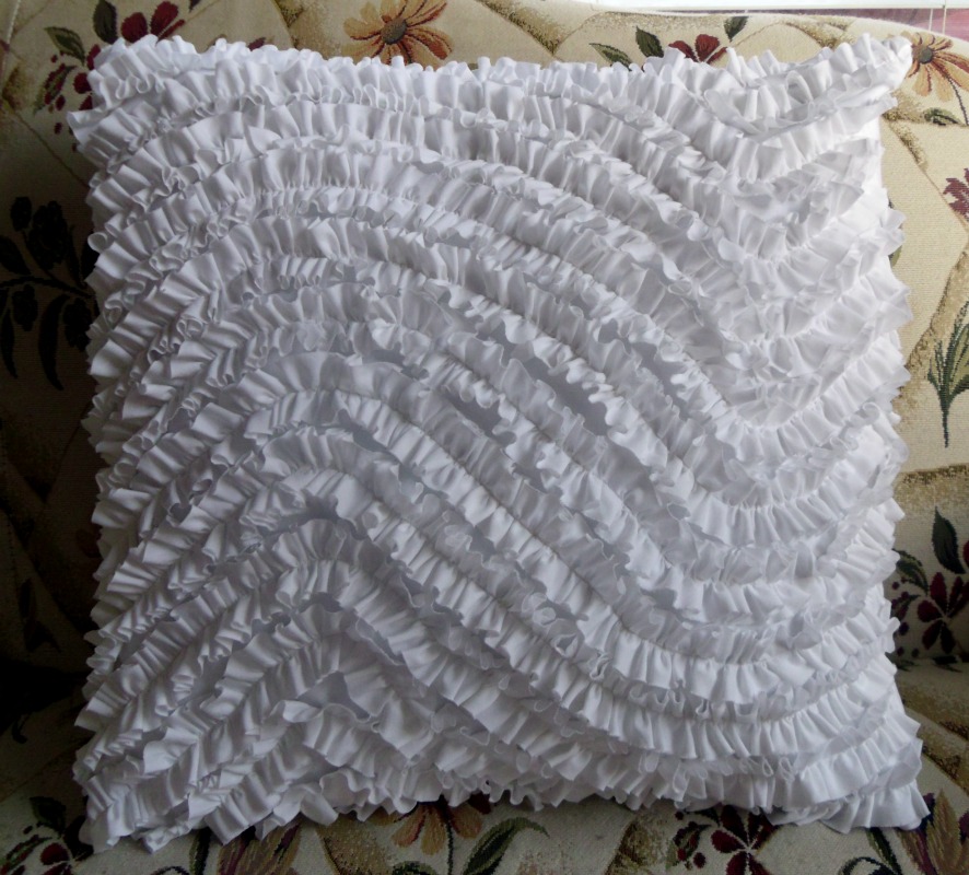 Wavy Ruffle Throw Pillow Tutorial Ameroonie Designs
