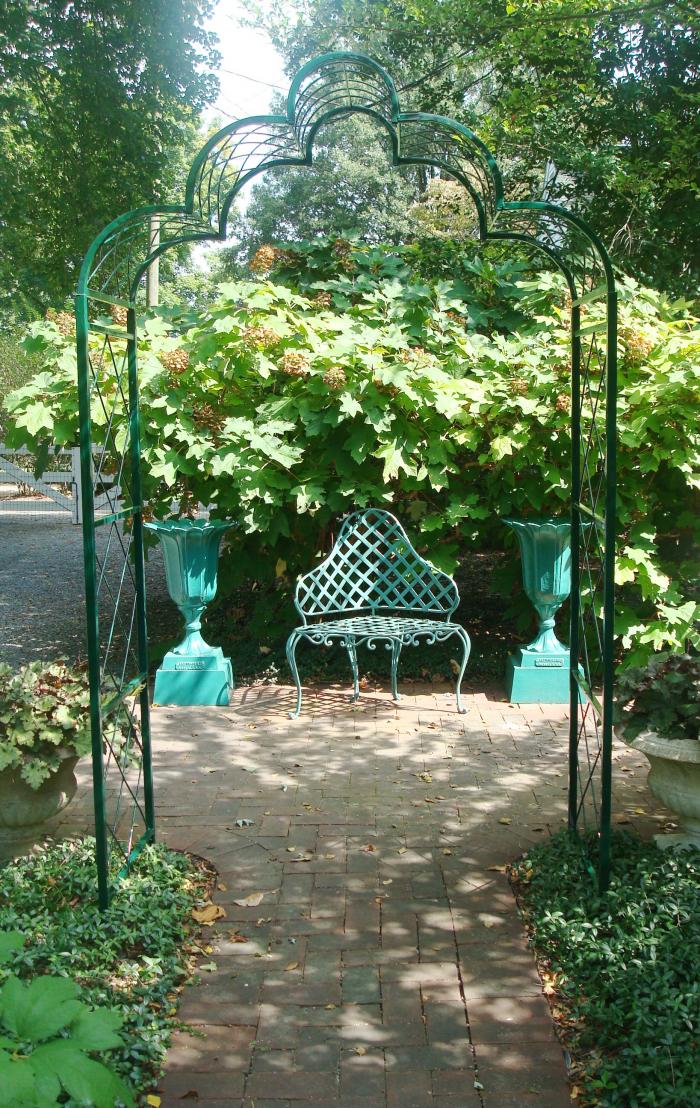 Trellis Garden Antiques & Decorative Arts Aileen Minor