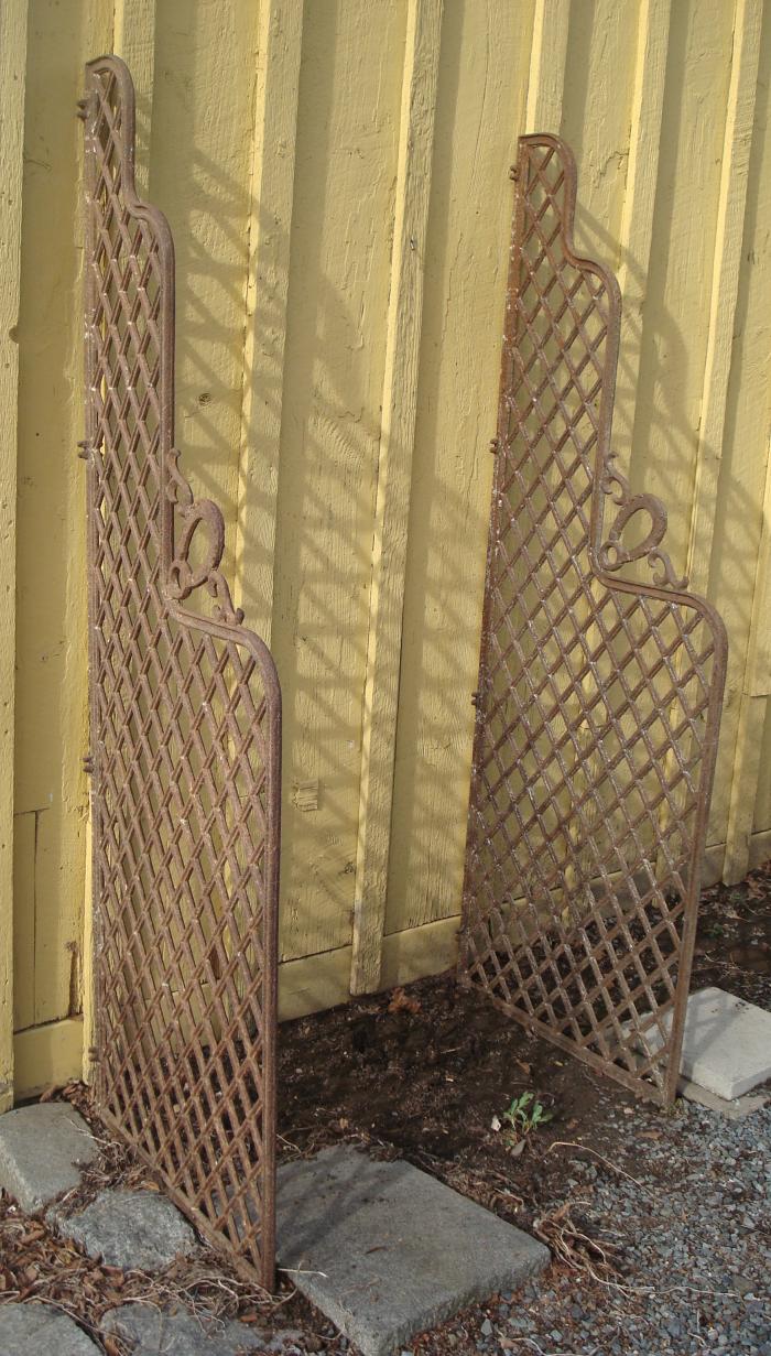 Cast Iron Aileen Minor