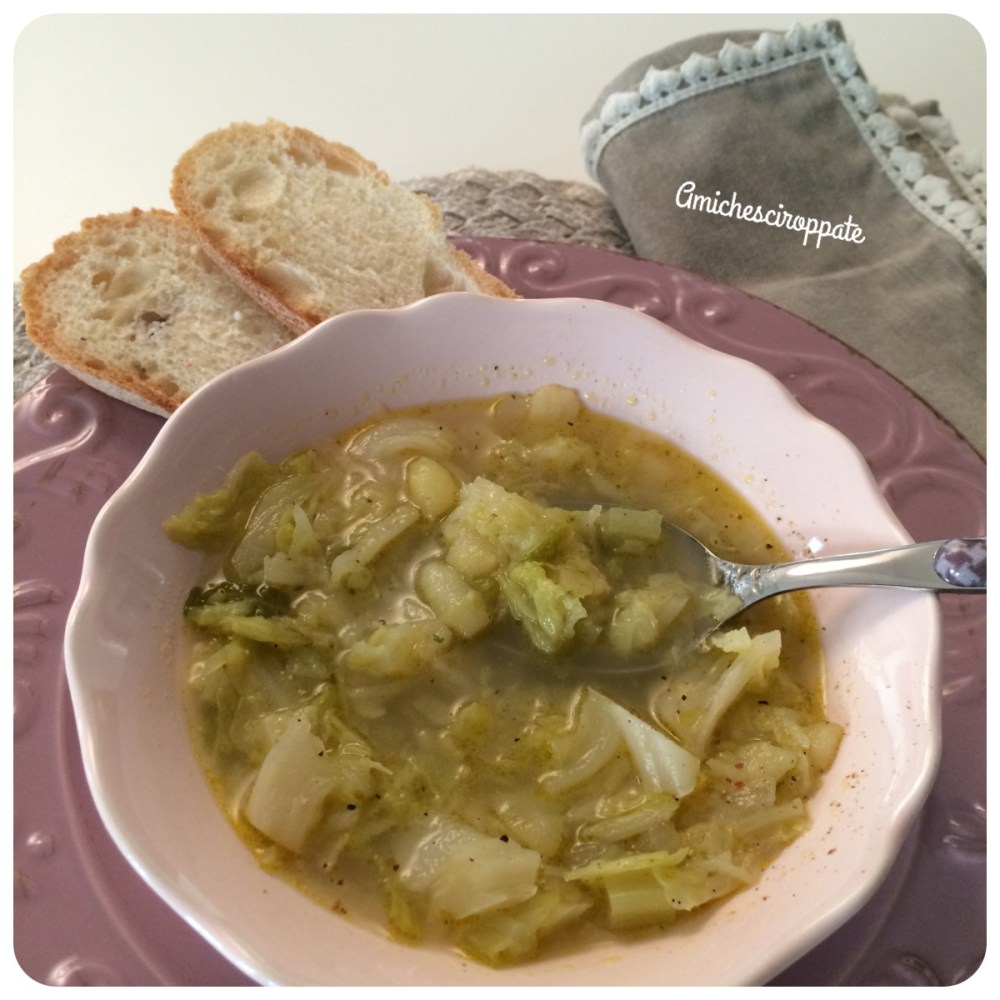 Zuppa di cavolo verza con patate rosse e cipolla amichesciroppate