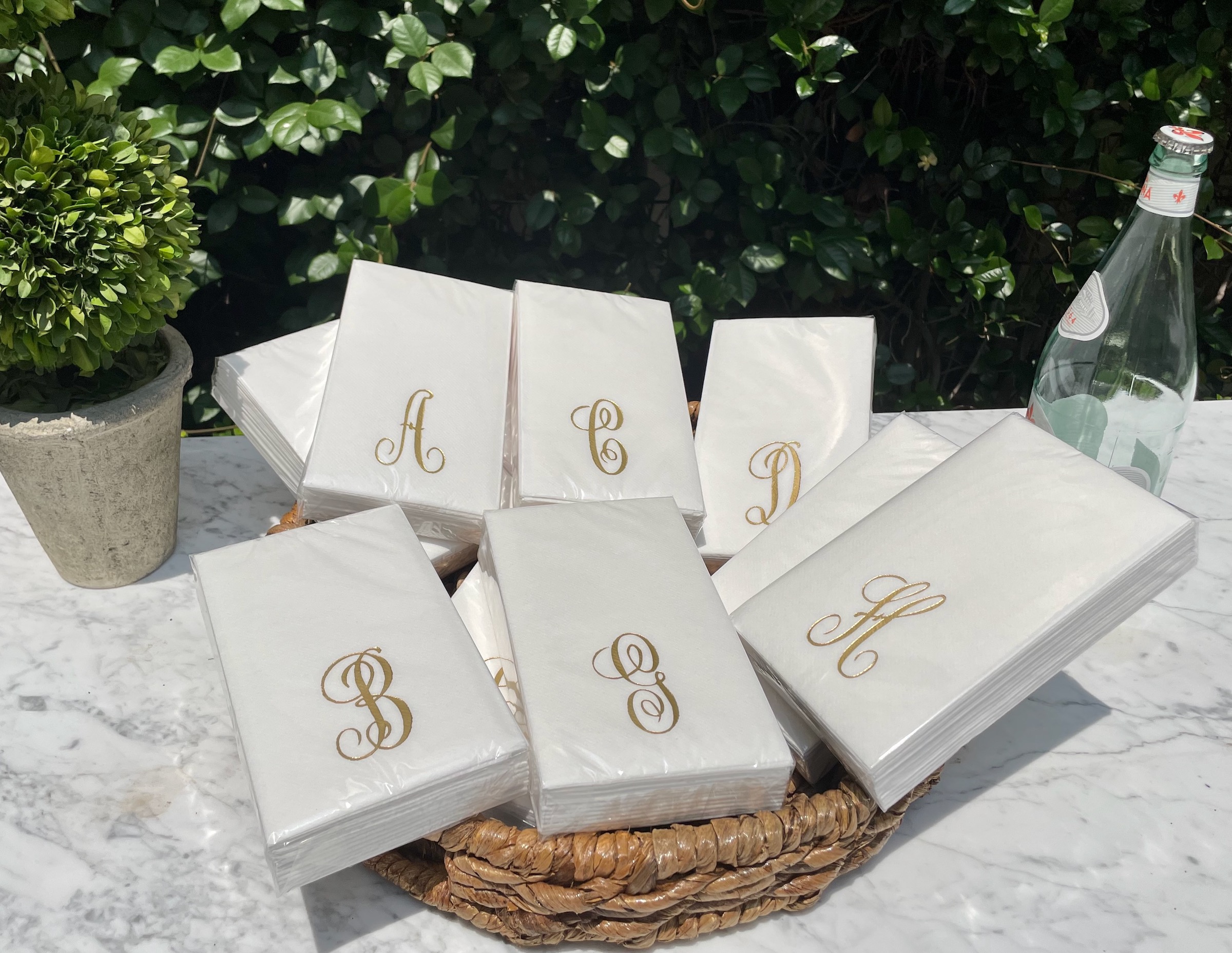 GUEST TOWELS Initial Gold ImprintDisposable AMICI DI VITA