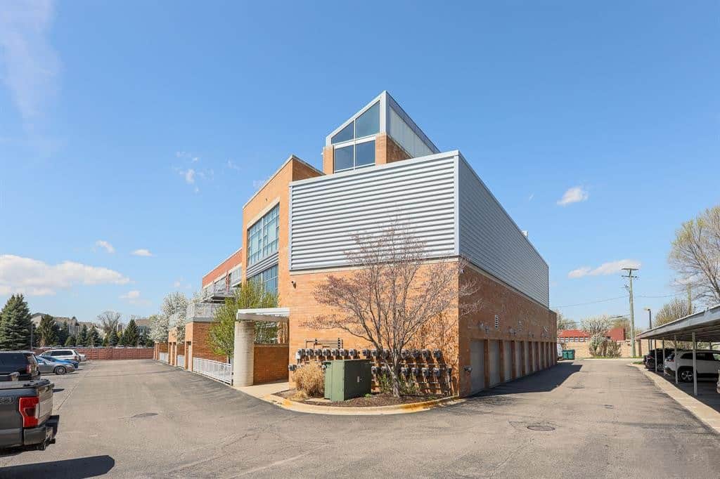 Metropolitan Lofts Association Management Inc