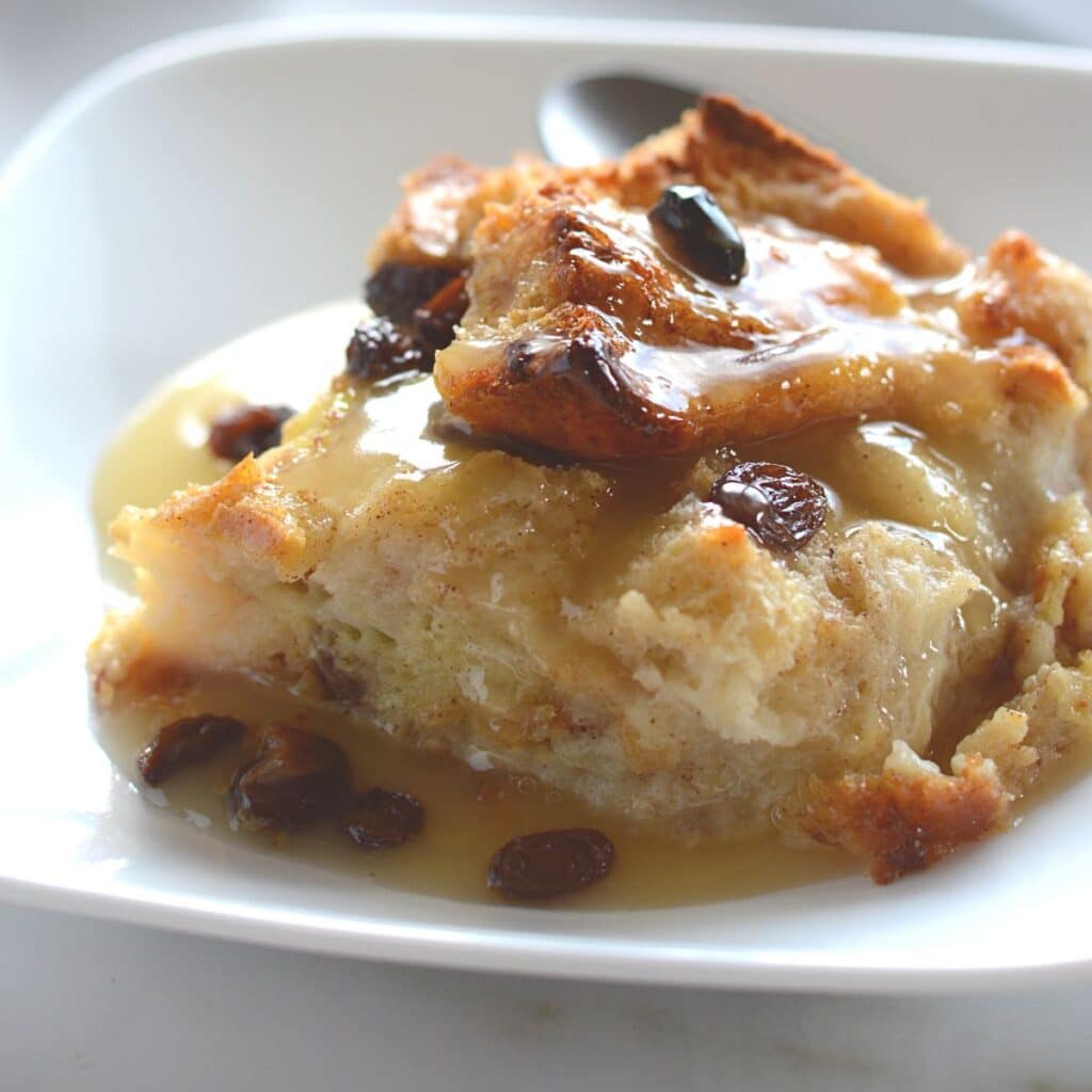 Cinnamon Bread Pudding (Simple & Easy) Amira's Pantry