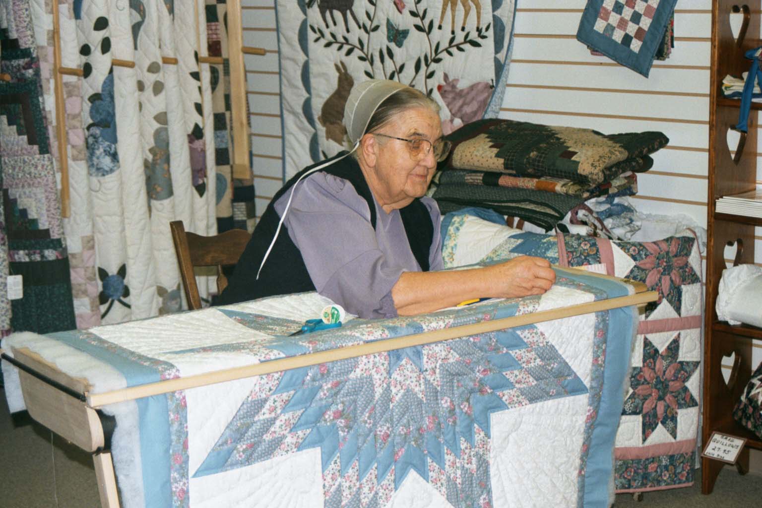 Amish Delights HandMade Custom Crafted Bed Quilts from the Amish