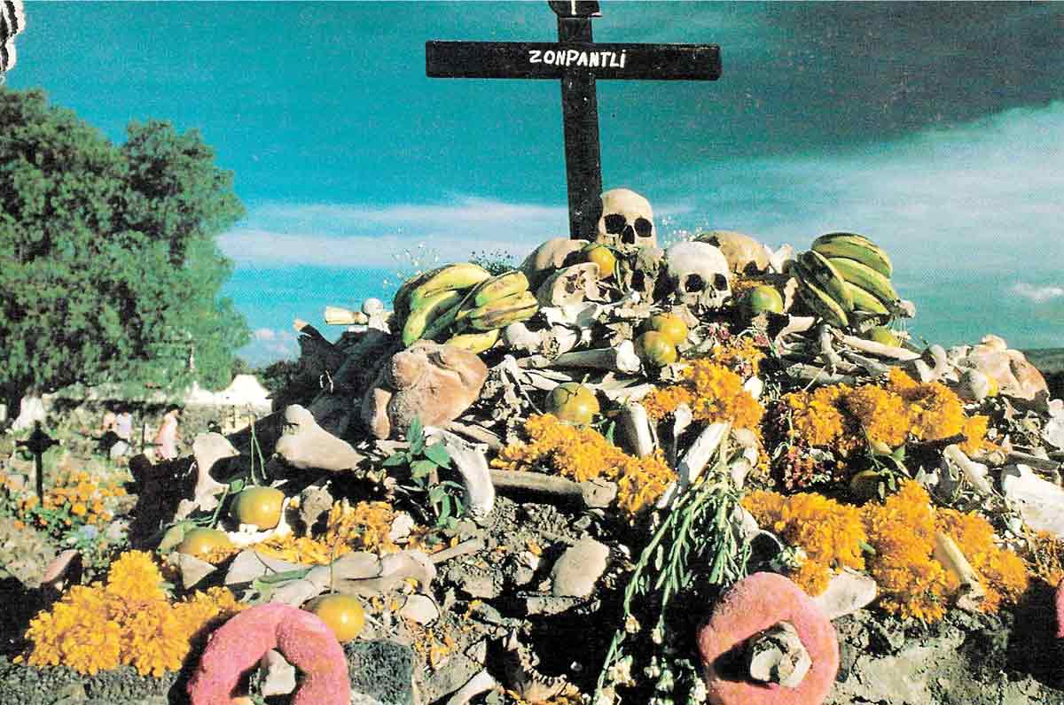 Death Rituals of the world - A Mexican Alter