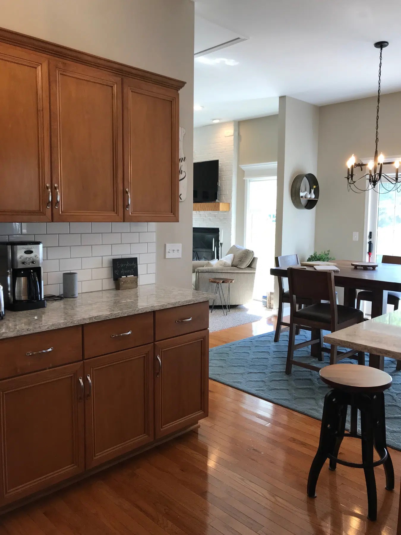 Beautifully Updated Somonauk Home AM Kitchen & Bath