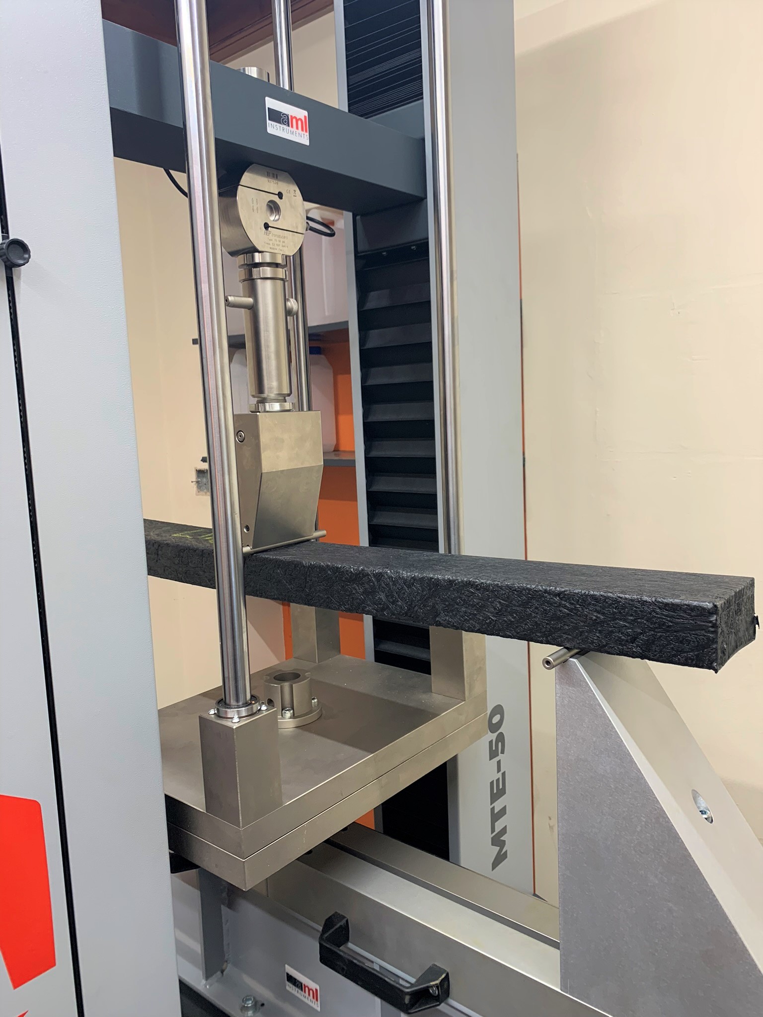 Bespoke 3 Point Bend & Compression Testing Machine & Fixtures AML