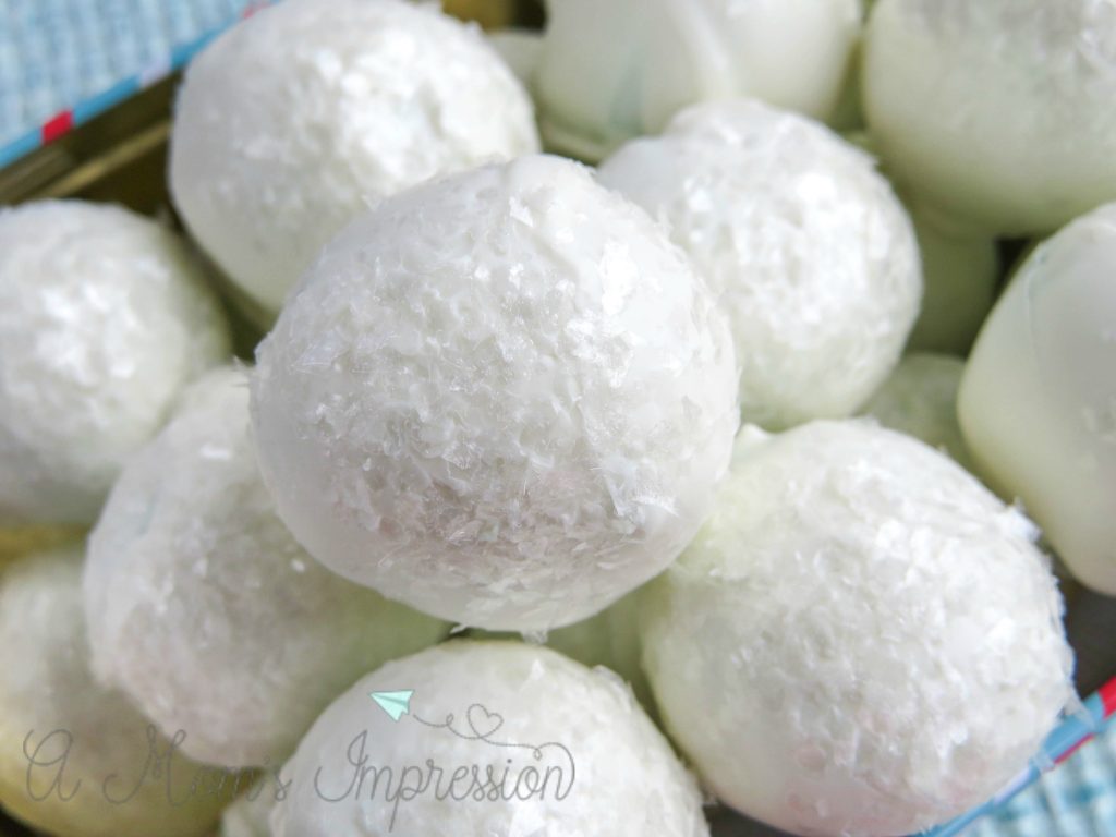 Snowballs Delicious Cake Ball Recipe Perfect for the Holidays