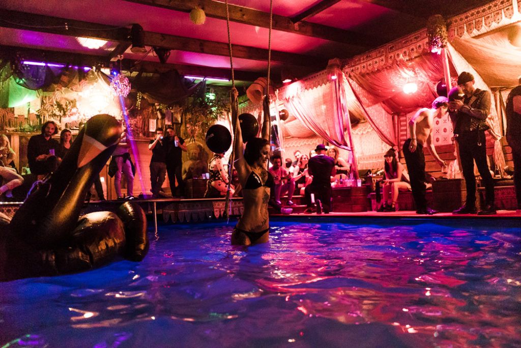 Kit kat outfits. What to wear and when to go? AMOREZE