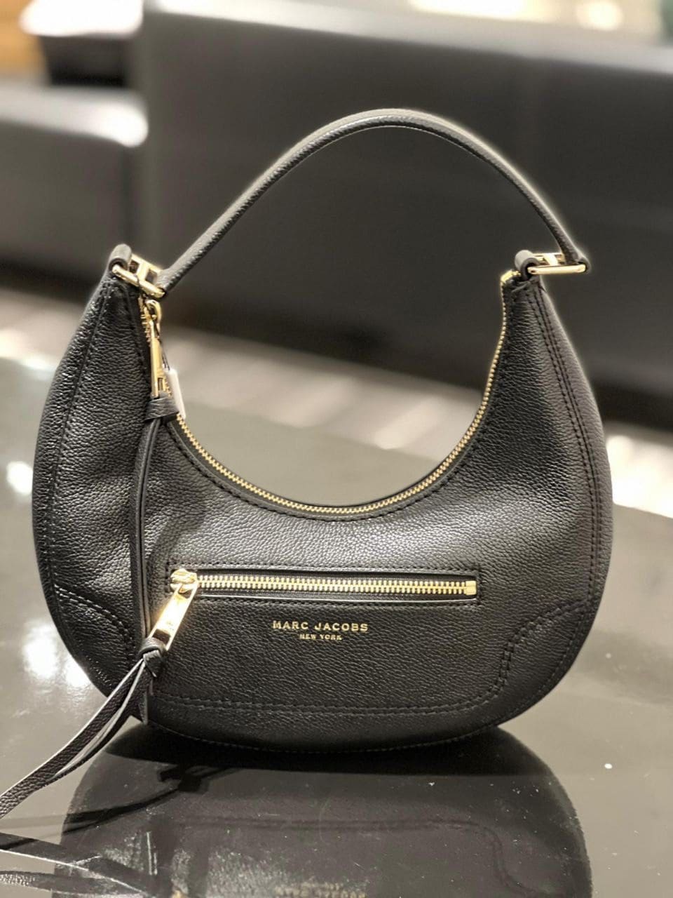 (Pre Order) Marc Jacobs small crescent leather shoulder bag in black