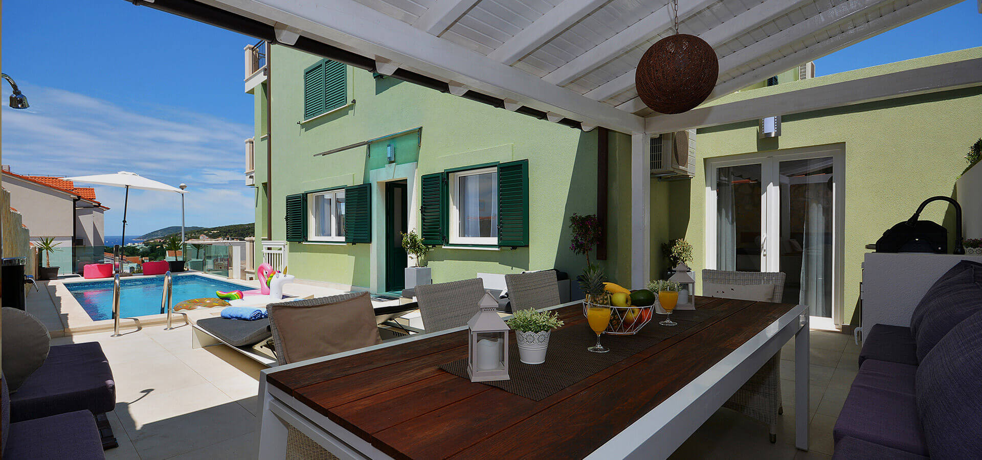 Apartment with the pool in Hvar