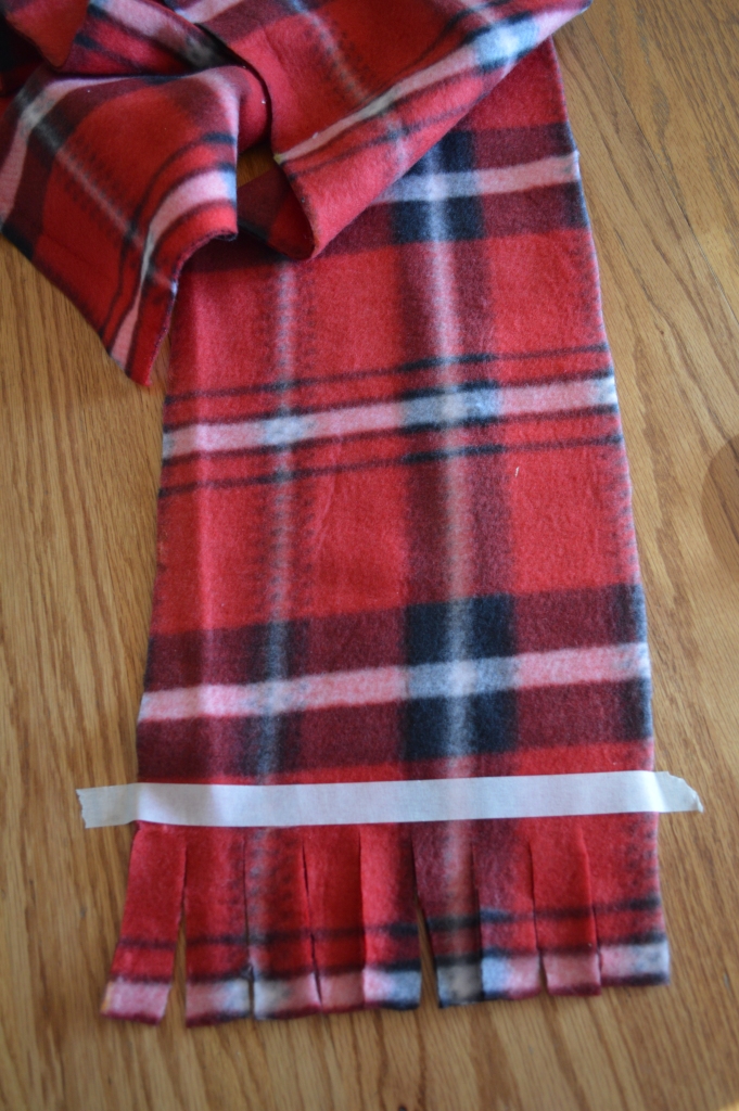 How to make a fleece scarf