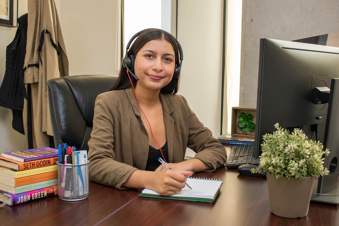 Call Center en Tijuana abre vacantes Ofrecen bono de 26,000 pesos • Yo