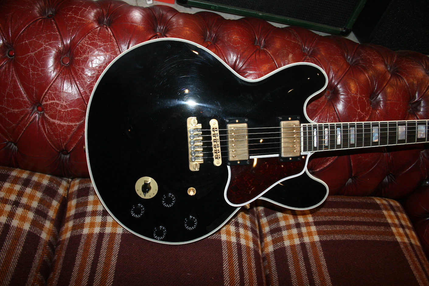 Gibson Lucille 2011**SOLD Amp Guitars, Macclesfield