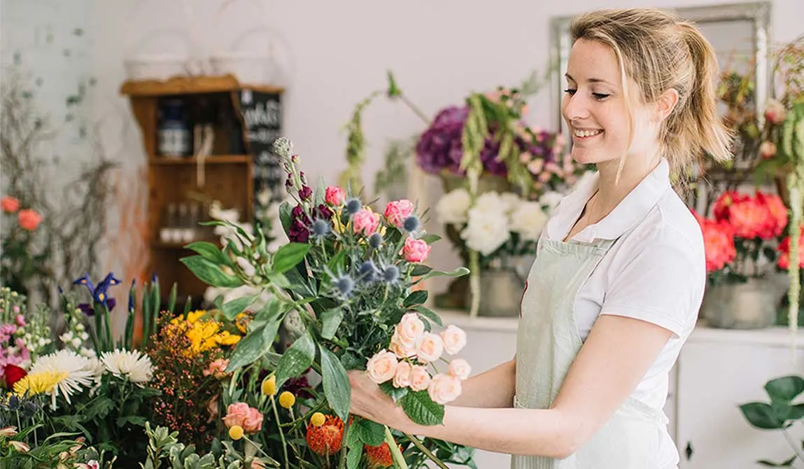 「花の国」の最先端フローリストへ。サステナブル花屋さん認証「Green Floristマーク」（オランダ）を深堀り AMP[アンプ