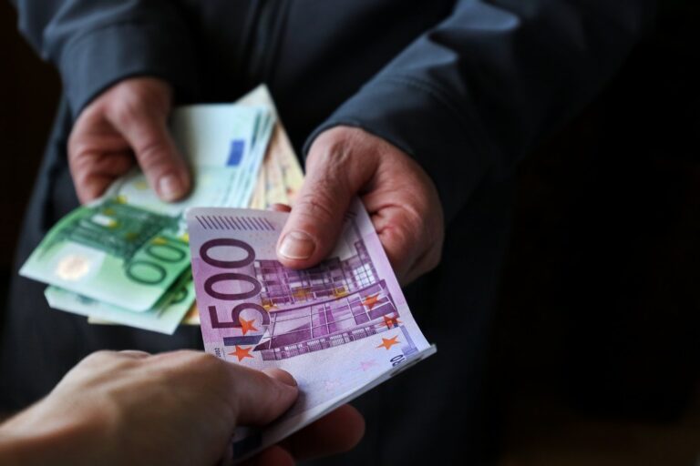 How much is the 2023 July minimum wage raise in the Netherlands