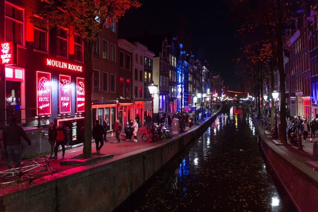 Take a briefing of the best ten clubs Amsterdam.