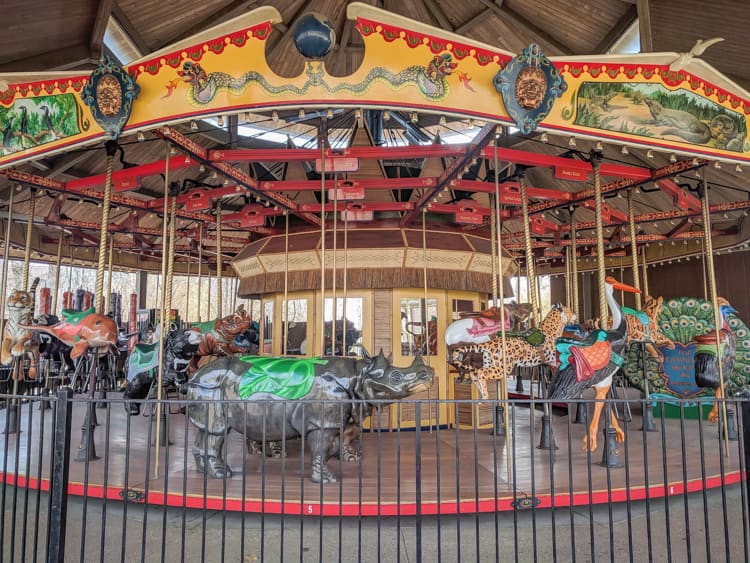 Fort Wayne Children’s Zoo celebrates National Carousel Day « Amusement