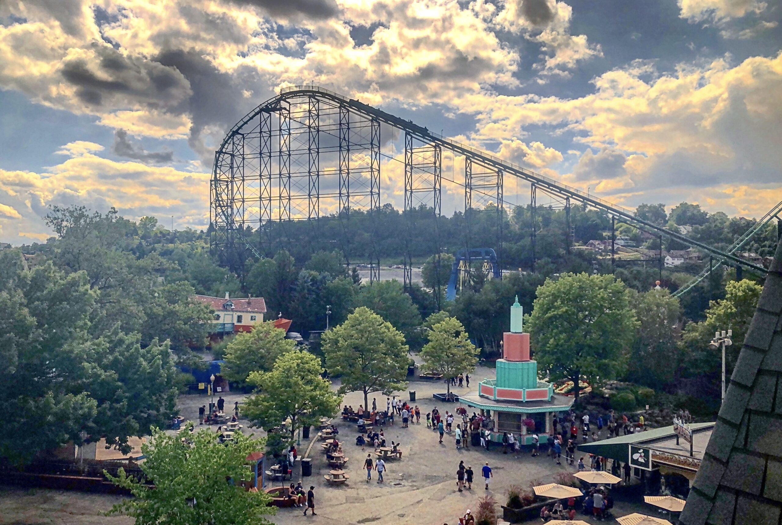 Kennywood's “Choose The Color” Contest For Phantom's Revenge Picks A Clear Winner « Amusement Today