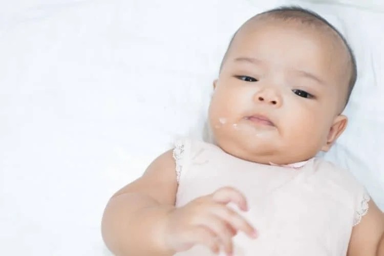 Baby spit up vs vomit What's the difference? Expert advice