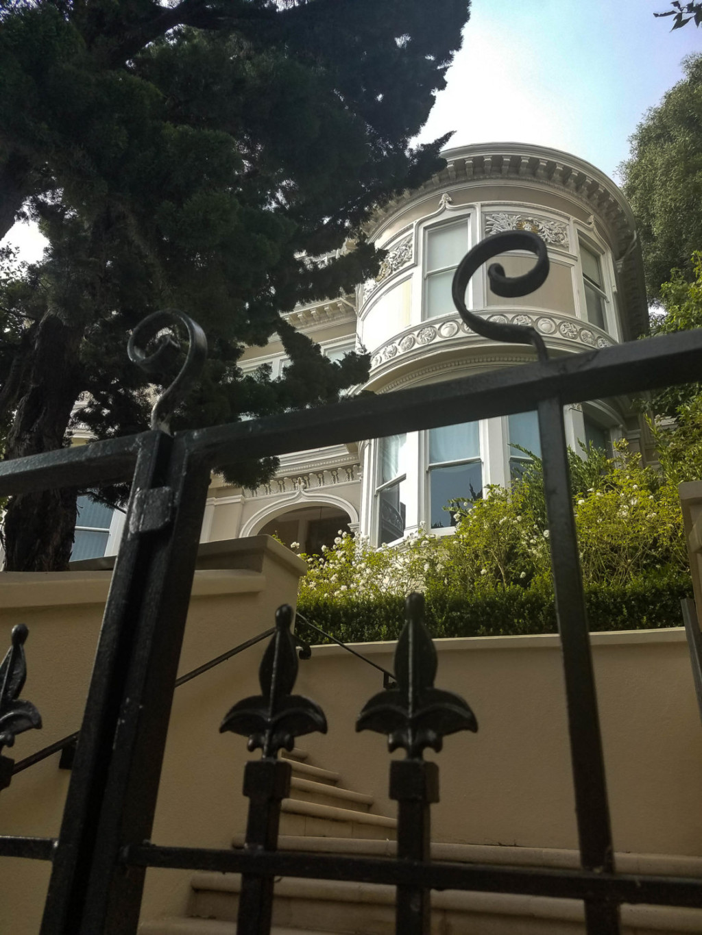 Top Three Most Haunted Houses in San Francisco