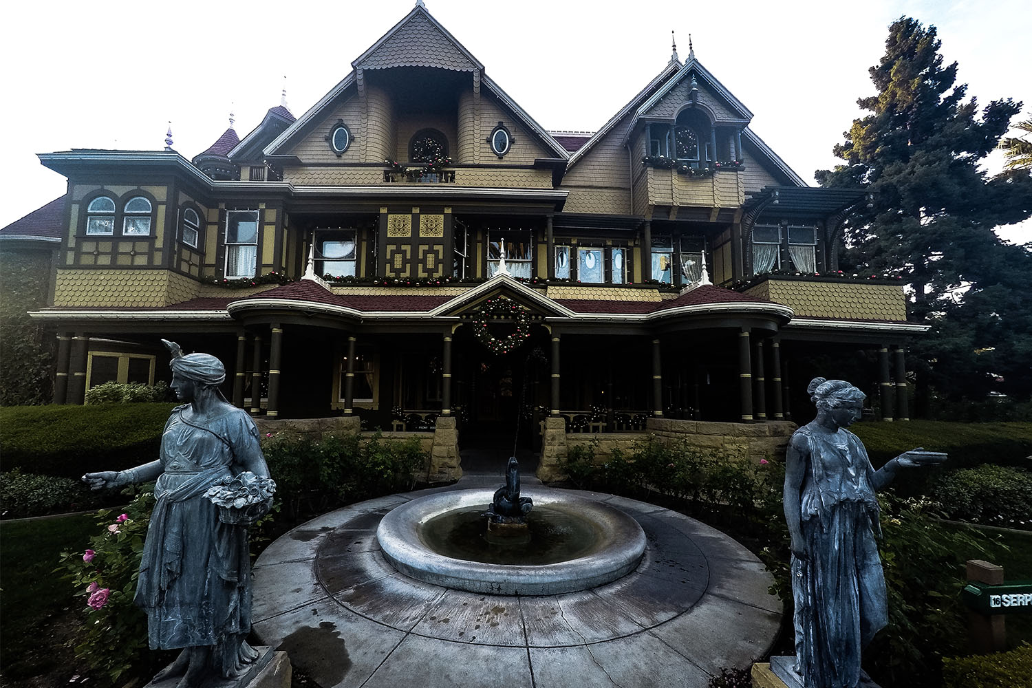 10 Creepy Facts About The Winchester Mystery House