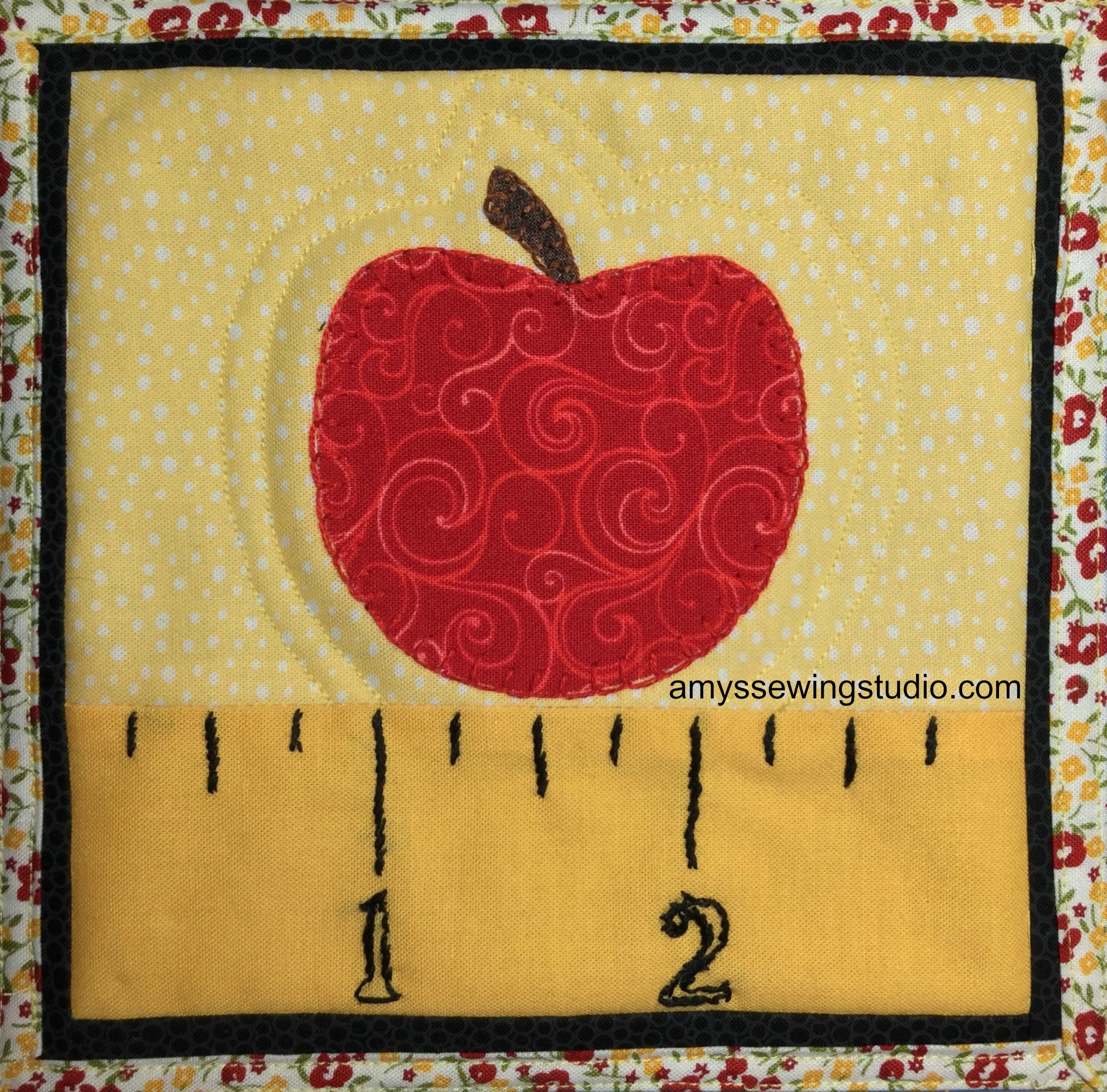 Apple Itty Bitty Quilts/miniaturequiltblockpattern Amy's Sewing Studio