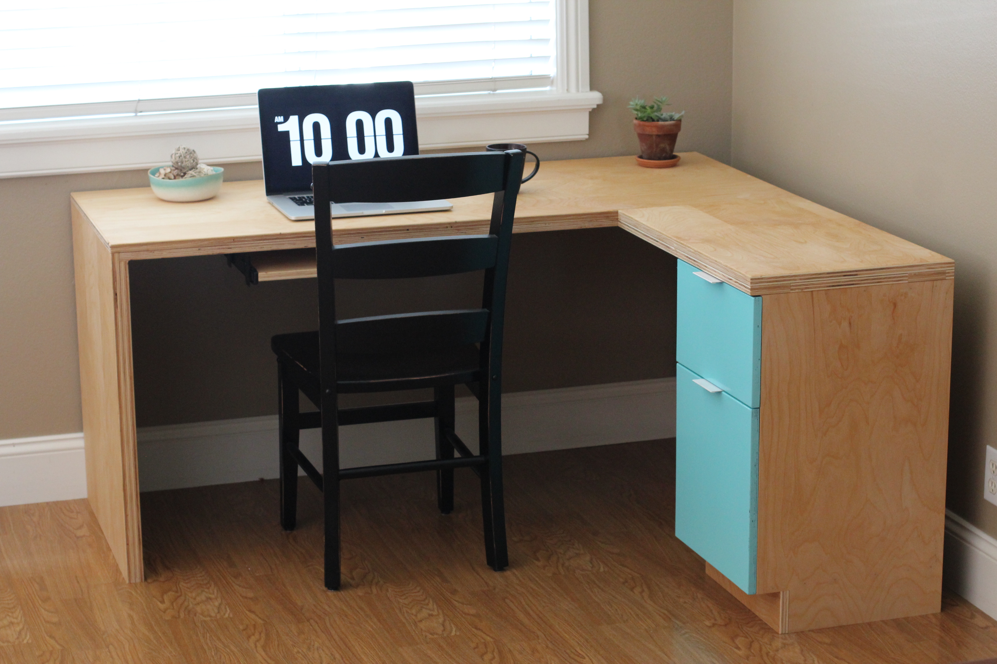 Lshape Modern plywood desk Ana White
