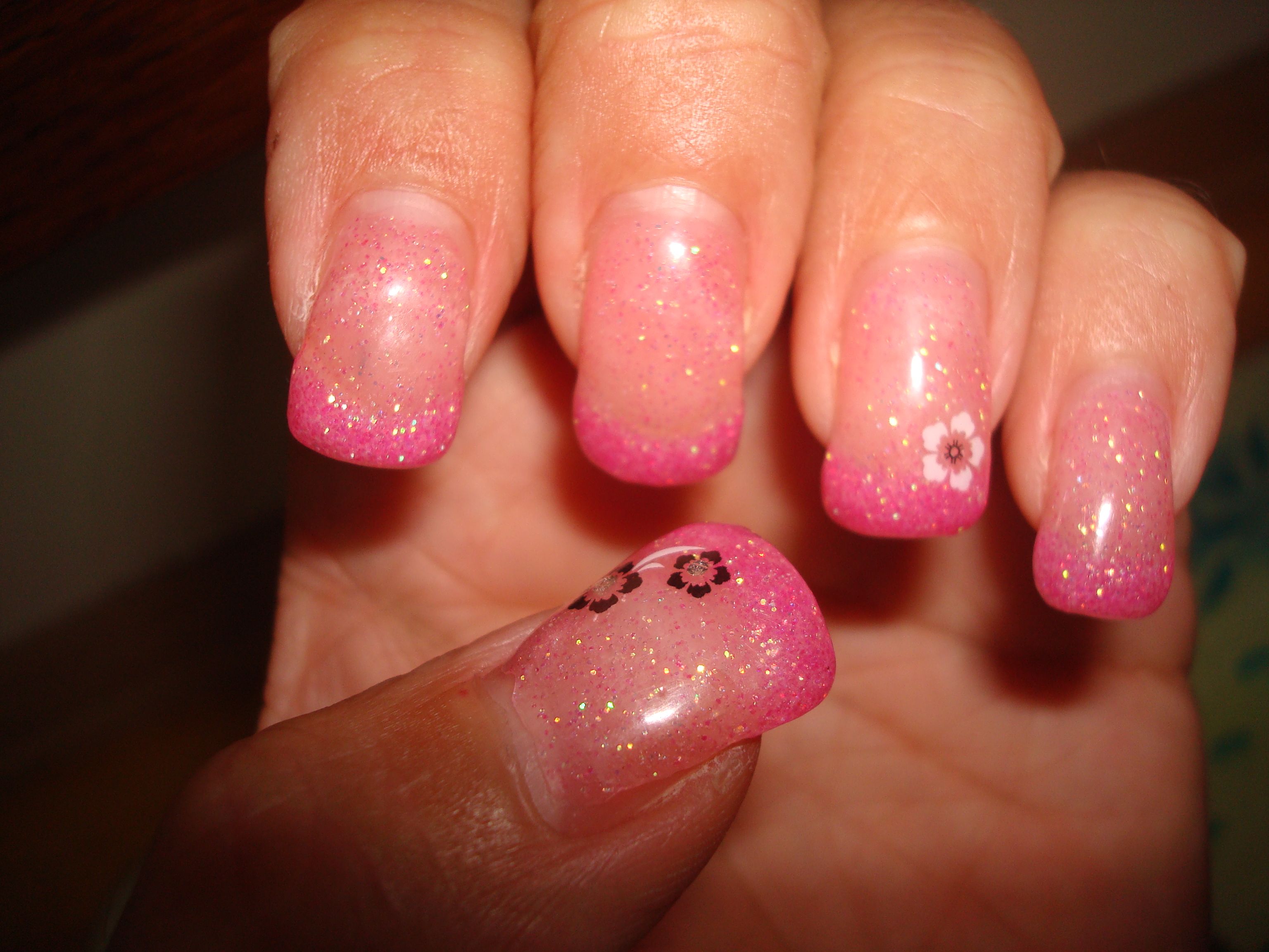 Pose gel ongles naturels avec french,paillettes et modèle