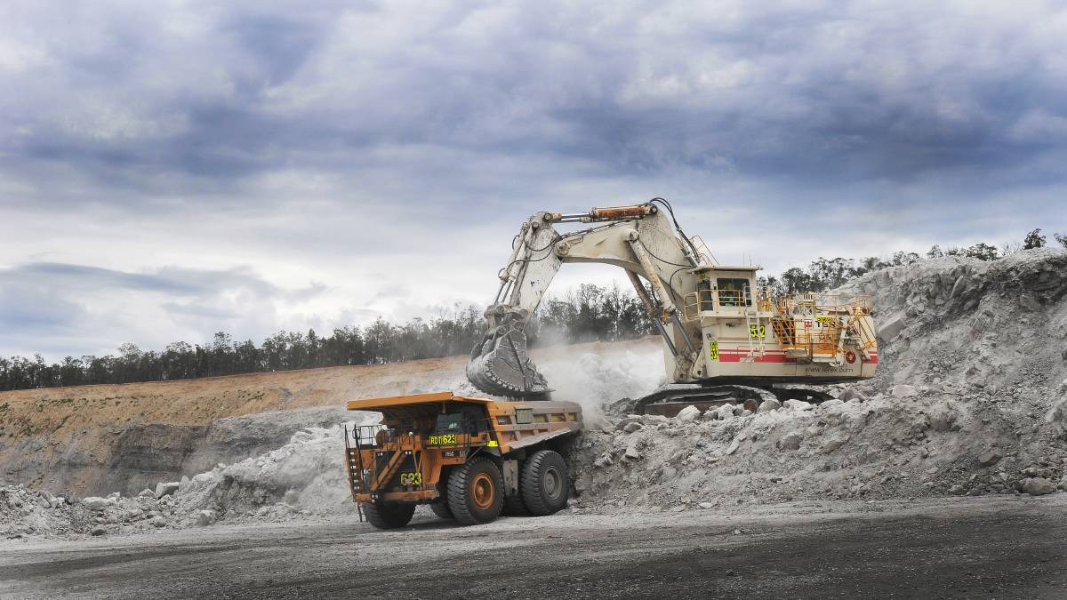Managing mine dust pollution in near real time leveraging