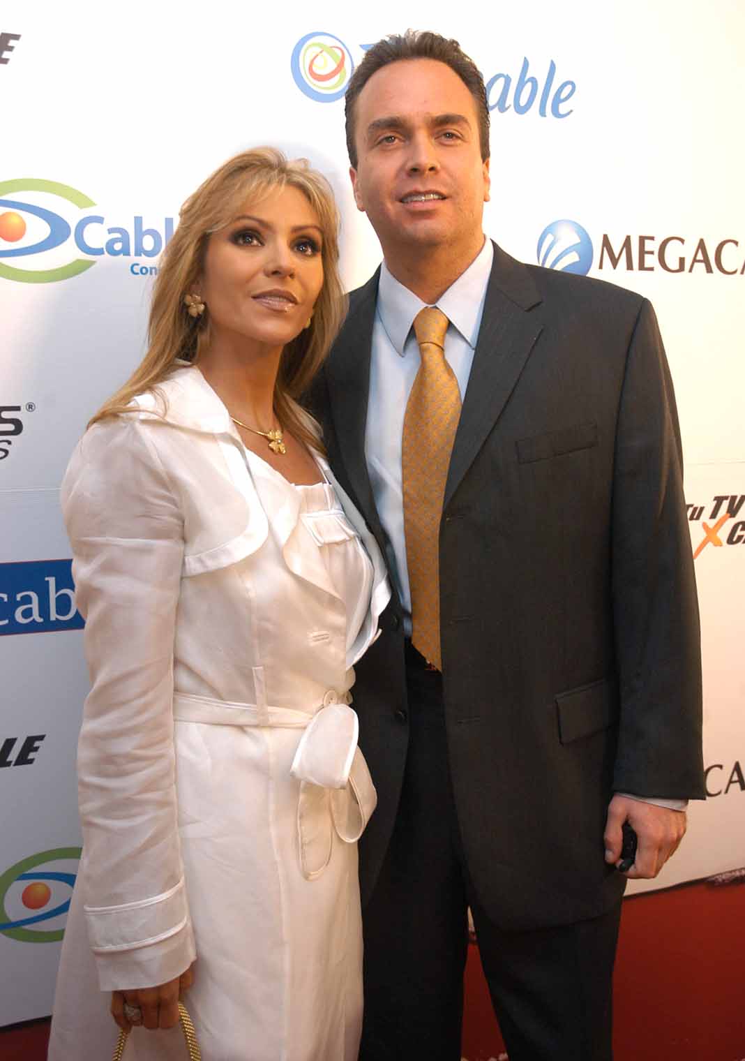 Con su esposo Gustavo Díaz Ordaz Borja, nieto del ex presidente de