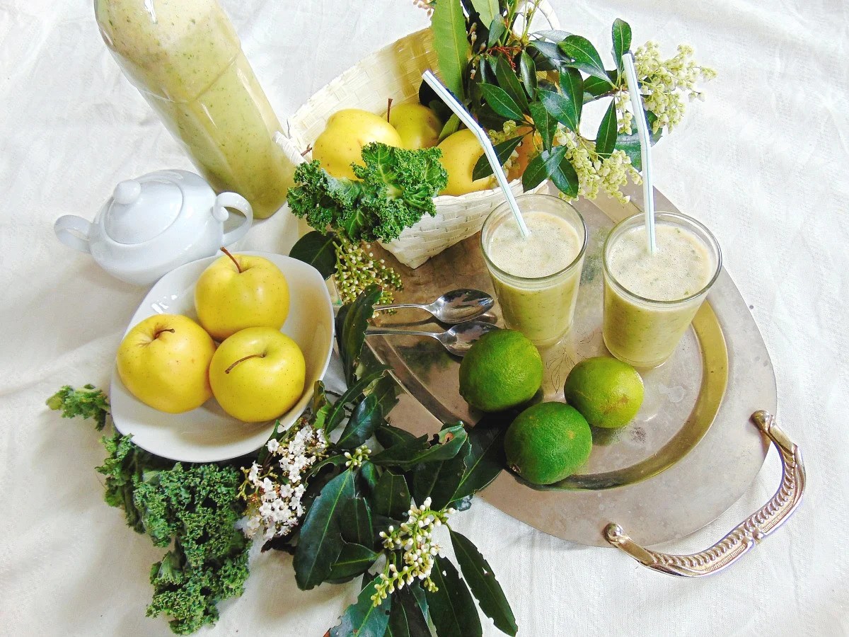 How to make the best kale smoothie? Kale apple smoothie Anavella