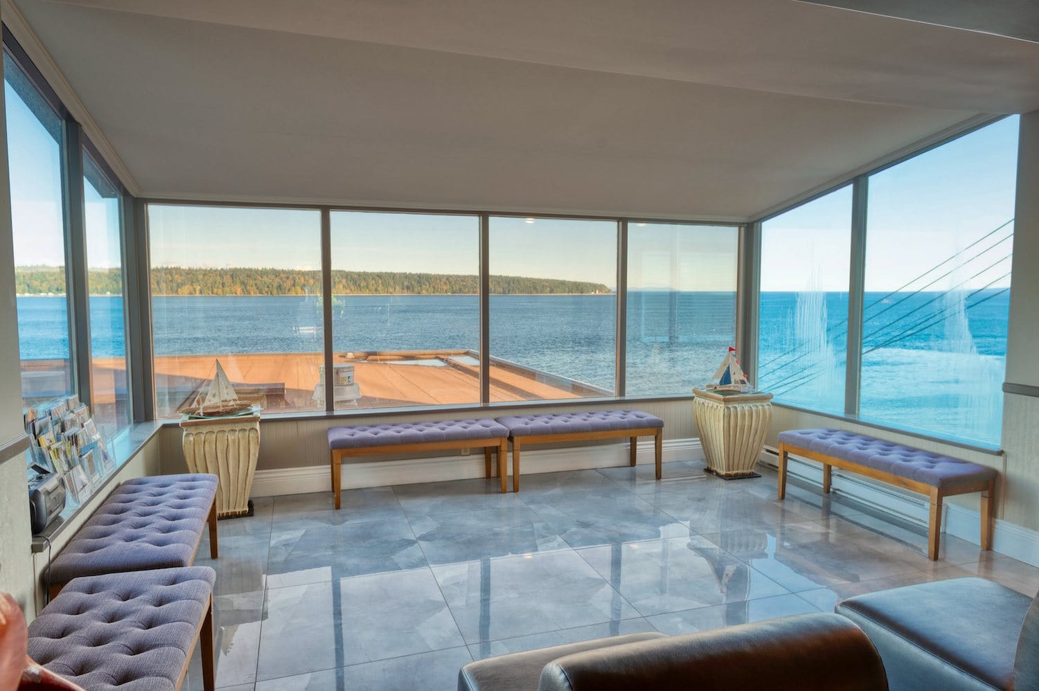 Contact Anchor Inn & Suites Oceanfront hotel in Campbell River