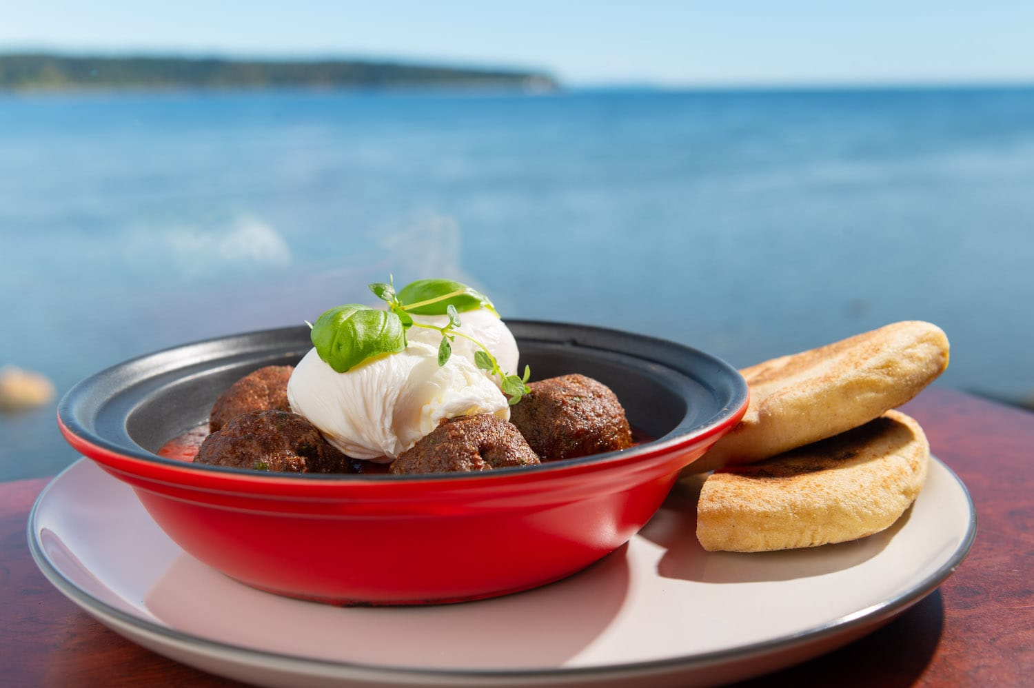 Gallery Anchor Waterfront Restaurant in Campbell River