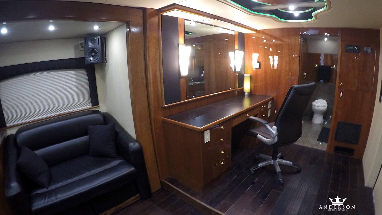 Rental Anderson Mobile Estates Book a Luxury Trailer