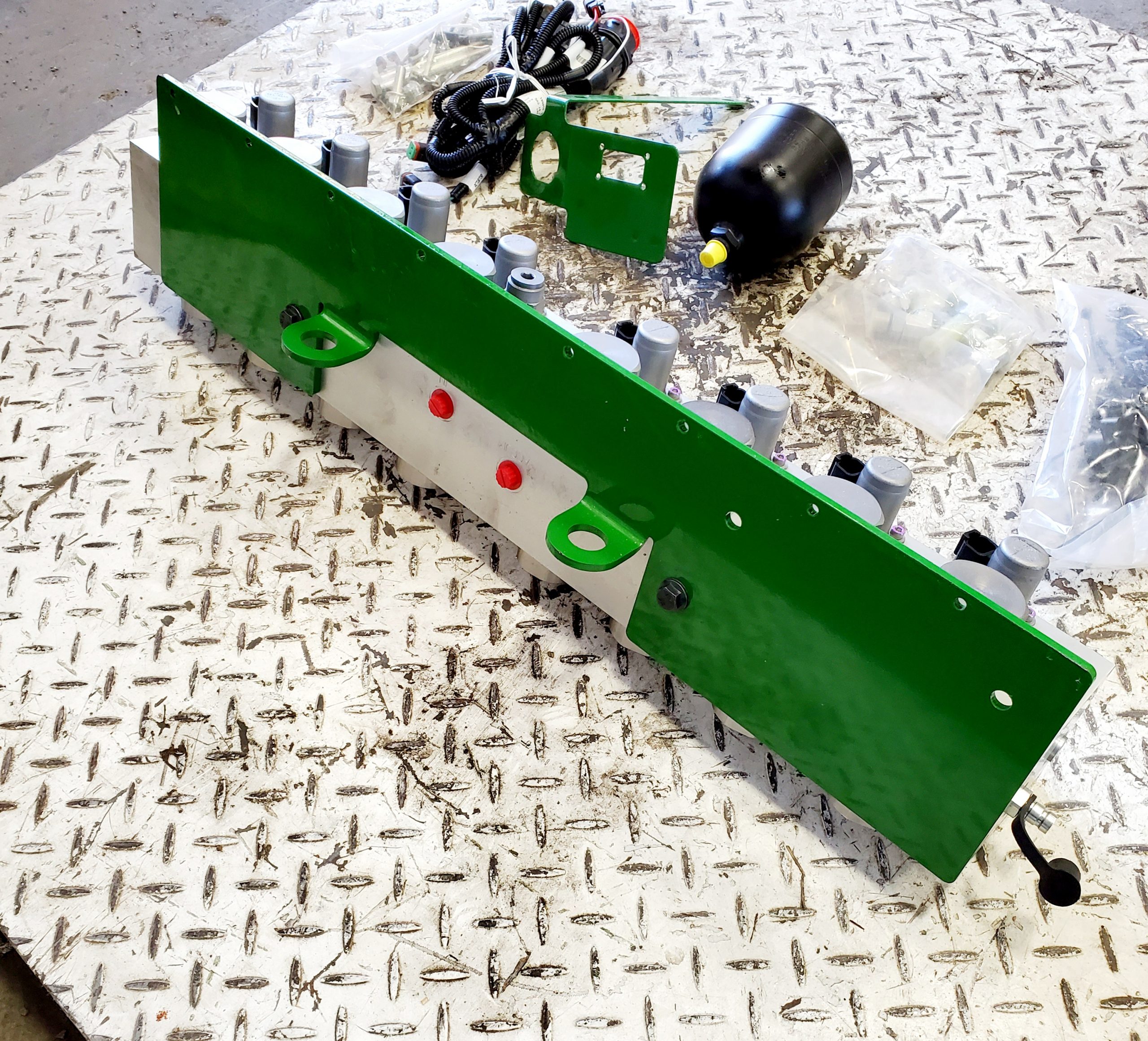 NEW O.E.M. JOHN DEERE ACTUATOR KIT BA33226 Anderson Tractor Inc.