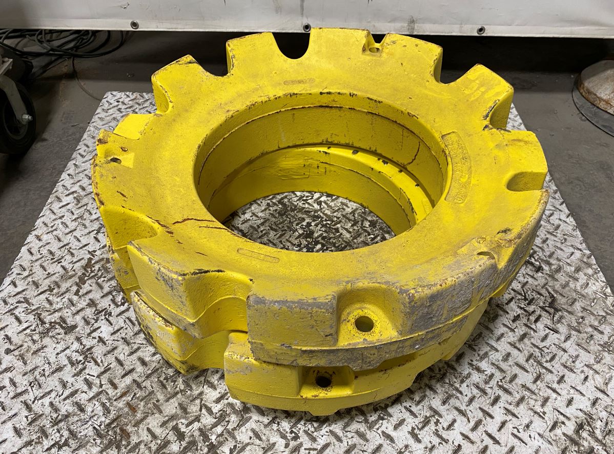 GOOD USED JOHN DEERE REAR WHEEL WEIGHTS R207782 Anderson Tractor Inc.