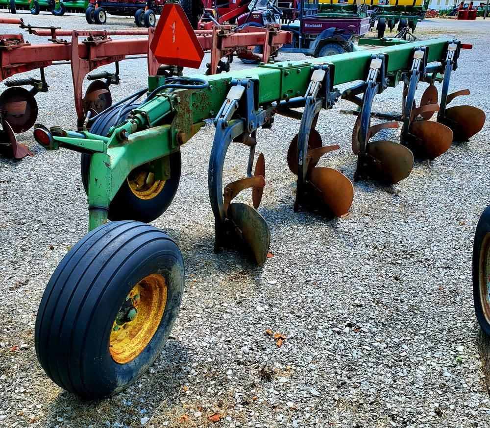 JOHN DEERE 2800 TOGGLE PLOW EQ3779 Anderson Tractor Inc.