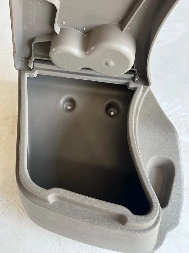 USED NEW HOLLAND/CASE TOOL BOX 82031609 Anderson Tractor Inc.