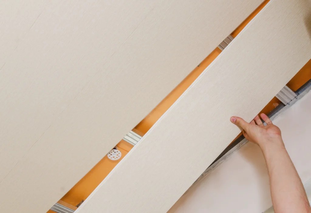 How To Remove Vinyl Siding (DIY Guide For Homeowners)