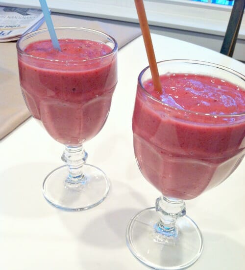 Our Favorite Apple, Banana, Berry Smoothies Andrea Dekker