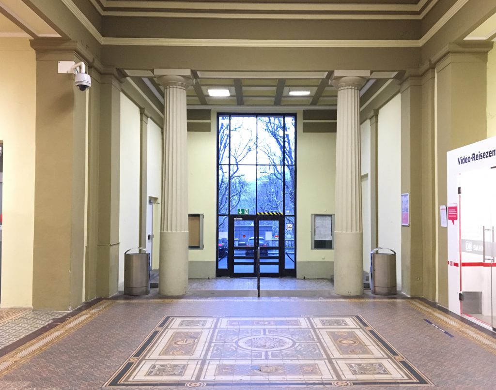 Die Trostlosigkeit der Bahnhöfe am Beispiel Bad Kissingen Andreas
