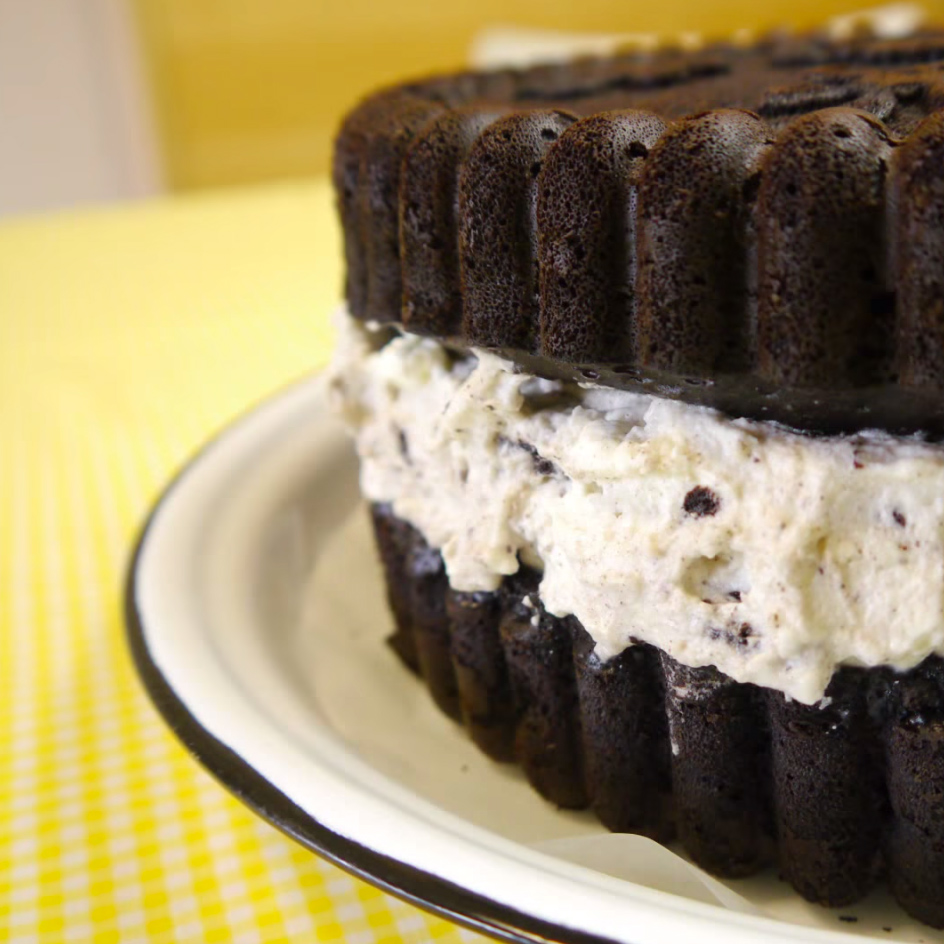 How To Make A Giant Oreo Cookie Cake