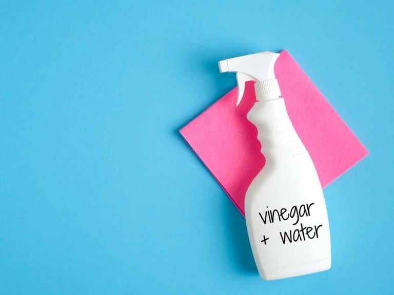 How To Use A Vinegar Cleaning Solution To Clean Your Home
