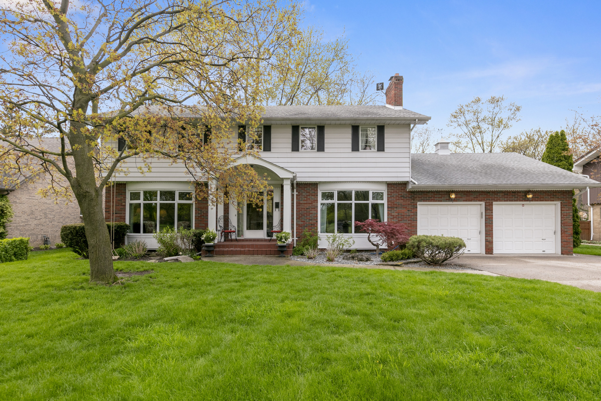 223 KENSINGTON Andrew J Smith Realty