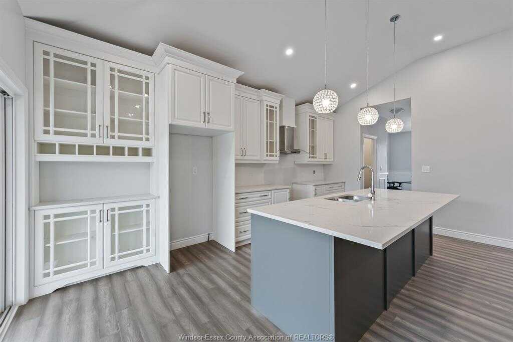 1523 BARKLEY AVE Andrew J Smith Realty