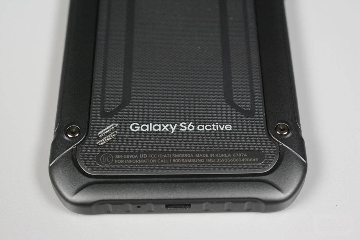 Samsung’s Galaxy S6 Active used as a hockey puck, survives two